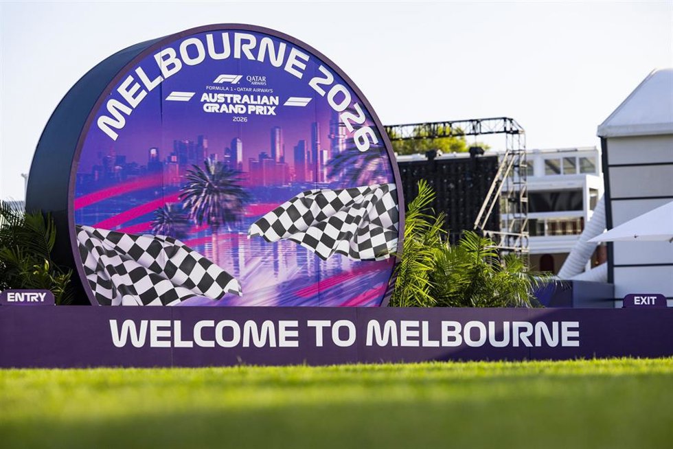 Cartel del GP de Australia 2026 de Fórmula 1 en el circuito de Albert Park.