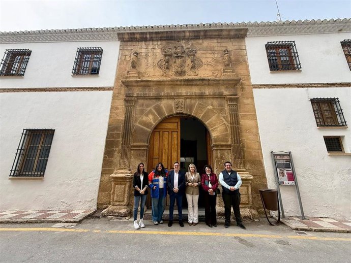 Visita al consultorio de Torres.