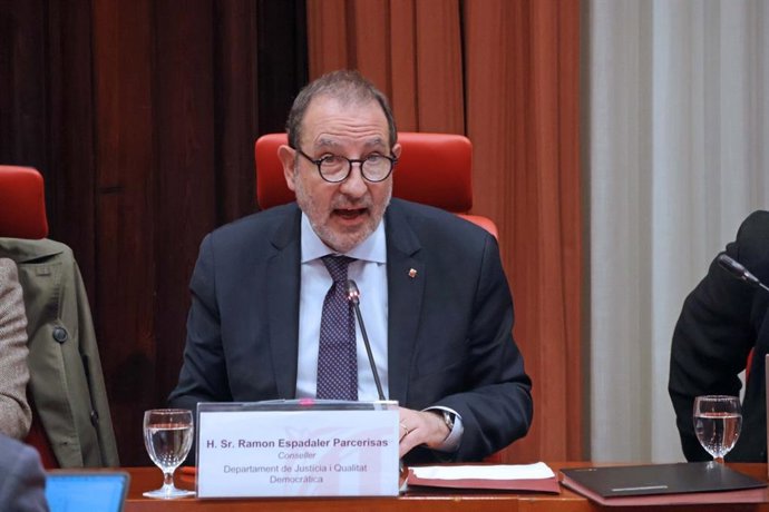 El conseller de Justicia y Calidad Democrática, Ramon Espadaler, durante su comparecencia en la Comisión de Justicia el Parlament de Catalunya este jueves, 5 de marzo de 2026