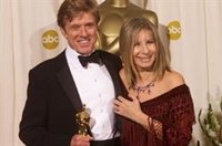 Los Oscar quieren que Barbra Streisand rinda homenaje a Robert Redford en el in memoriam de la gala