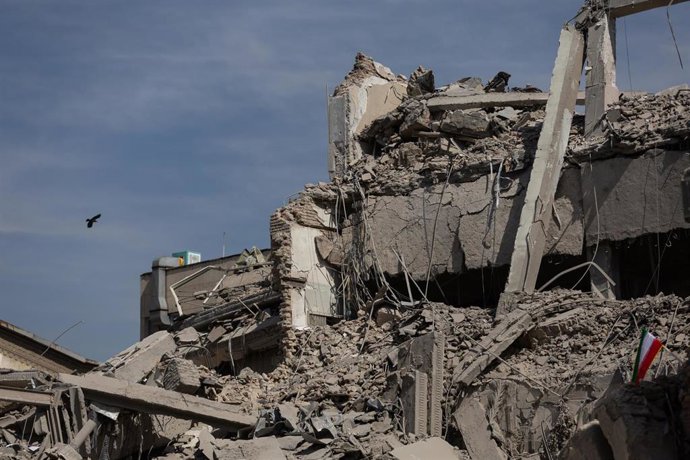 Edificio bombardeado en la capital de Irán, Teherán, en el marco de la ofensiva de Estados Unidos e Israel, lanzada el 28 de febrero de 2026 (archivo)