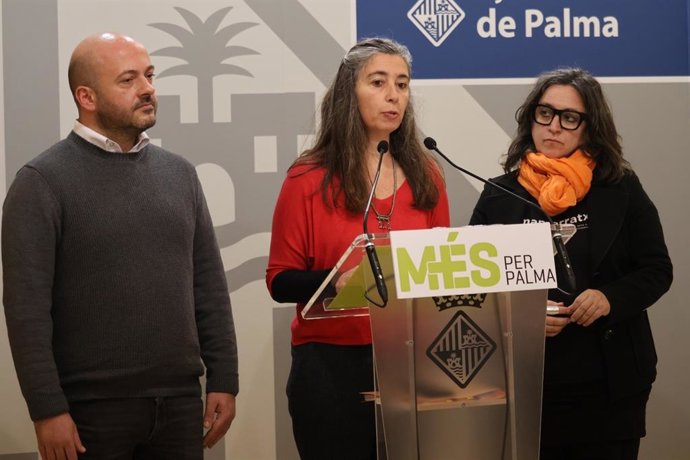 La portavoz de MÉS per Palma, Neus Truyol, en una rueda de prensa.