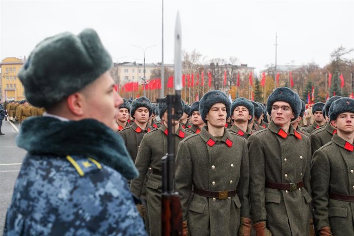 Archivo - Desfile militar en Moscú.