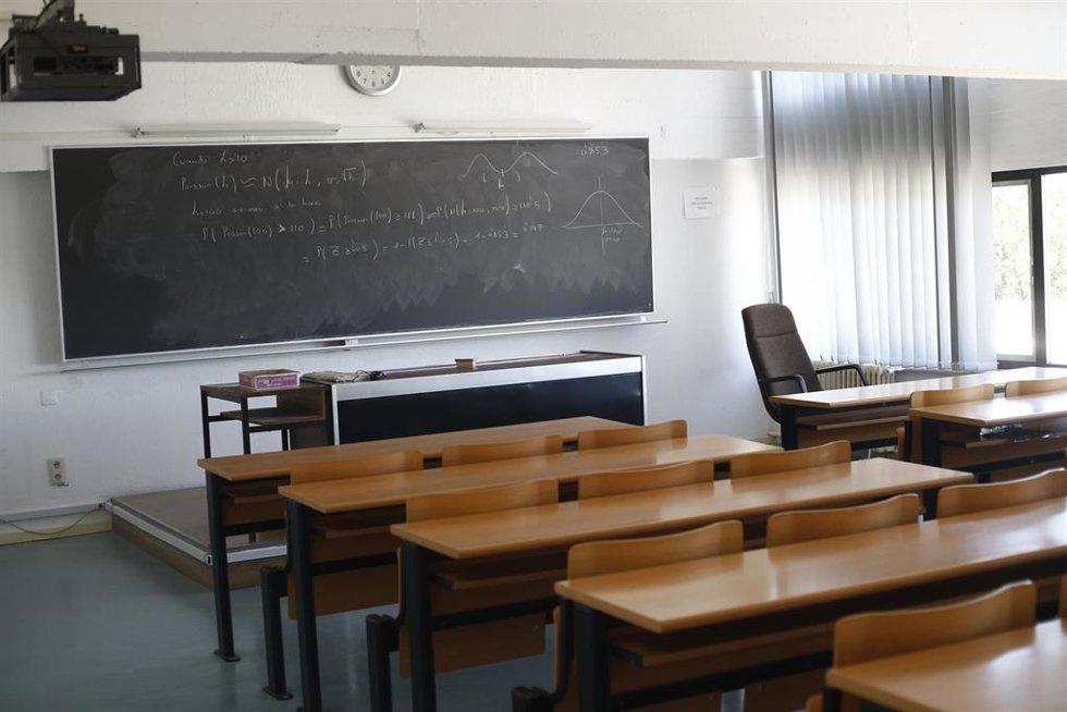 Archivo - Imagen de archivo de un aula en una escuela. 