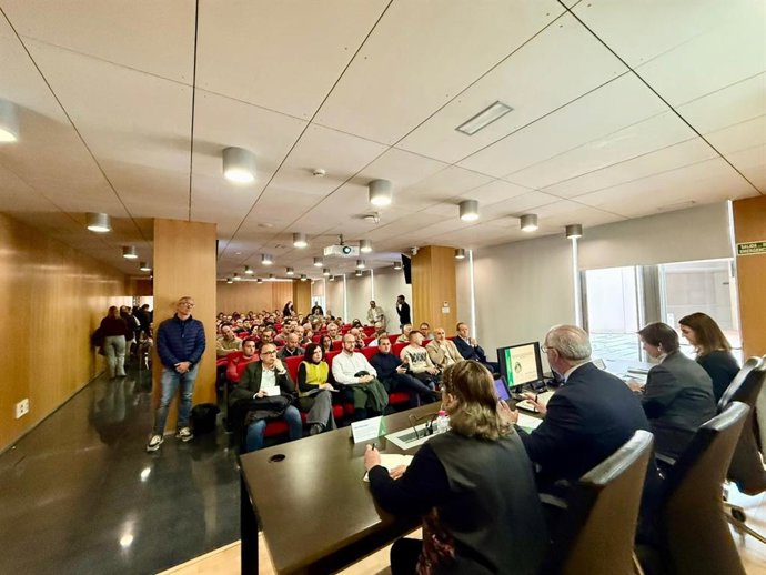 Reunión sobre las ayudas para caminos rurales y regadío afectados por el temporal.