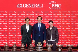 David Ferrer y Carla Suárez junto a Carlos Escudero, de Generali, nuevo patrocinador de la RFET
