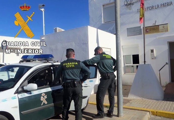 Archivo - Guardia Civil en el puesto de Níjar (Almería).