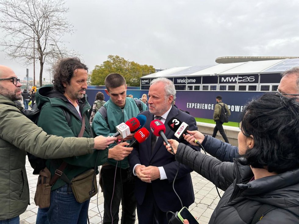 El director general de Fira de Barcelona, Constantí Serrallonga, valora el MWC 2026