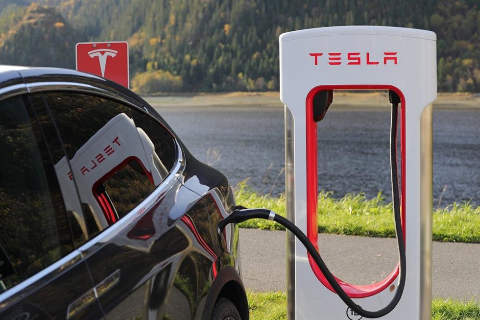 Archivo - Tesla alcanza los 1.000 'supercargadores' en toda España.