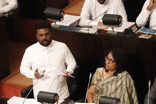 Archivo - Presidente de Sri Lanka, Anura Kumara Dissanayake, en un discurso en el Parlamento.
