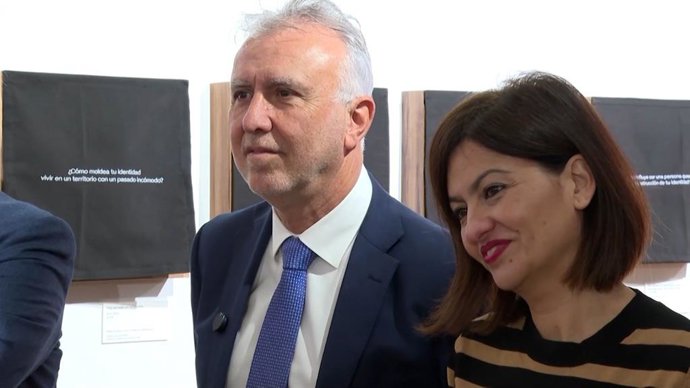 El ministro de Política Territorial y Memoria Democrática, Ángel Víctor Torres, en declaraciones a los medios antes de la presentación de la exposición 'Nuevo Almanaque Nacional de Resistencias, Juventud y Memoria'