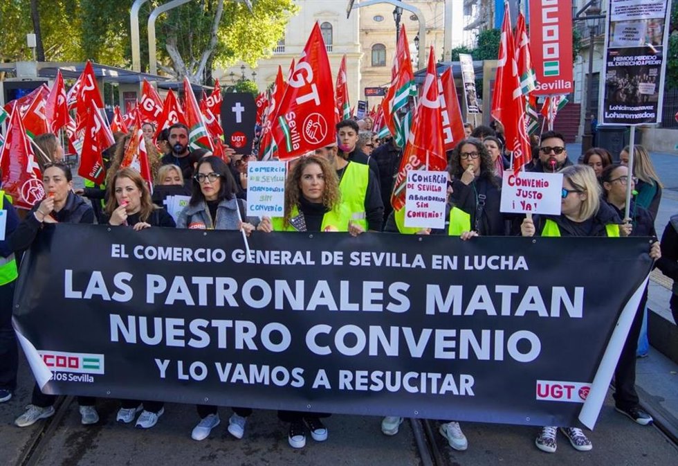 Manifestación de CCOO y UGT sobre el comercio de Sevilla
