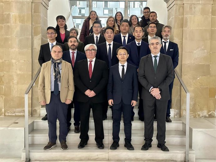 Representantes institucionales y empresariales de Baeza y Dongguan.