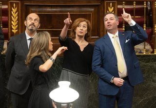 El Gran Duque de Luxemburgo, Guillermo V, con Francina Armengol y Pedro Rollán en su visita al Congreso