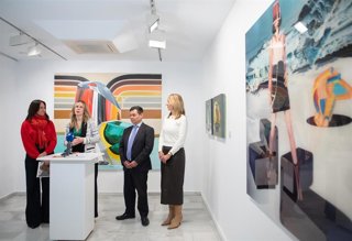 La responsable de Cultura de la Diputación de Cádiz, Vanesa Beltrán, en la presentación de la primera muestra del año en la Sala Rivadavia.