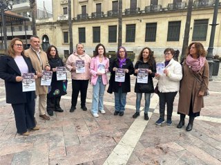 Presentación de la manifestación del 8M con el lema 'Organizadas y unidas no pasarán'.