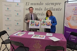 Imagen del convenio firmado por el Hospital Quirónsalud Campo de Gibraltar con la Asociación 'Por una sonrisa'.