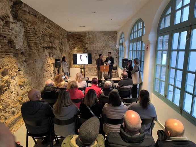 Inauguración de la nueva exposición, '+Arte -Odio', del artista jiennense Antonio Ogáyar.