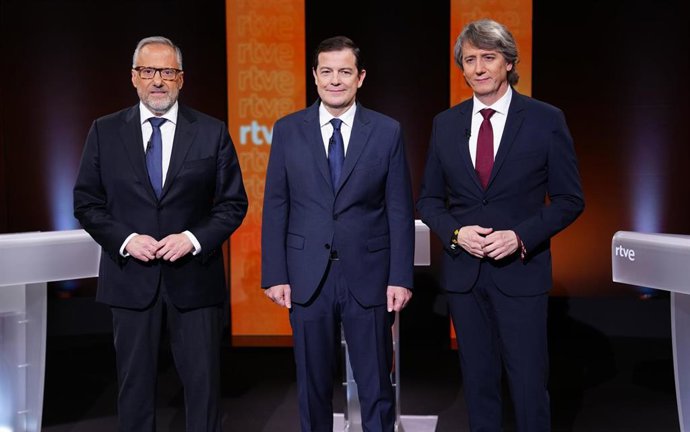 (I-D) El candidato de VOX a la Presidencia de la Junta de Castilla y León, Carlos Pollán; El candidato del PP a la Presidencia de  la Junta, Alfonso Fernández Mañueco y el candidato del PSOE a la Presidencia de la Junta , Carlos Martínez.