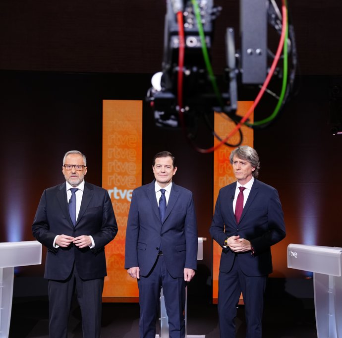 (I-D) El candidato de VOX a la Presidencia de la Junta de Castilla y León, Carlos Pollán; El candidato del PP a la Presidencia de  la Junta de Castilla y León, Alfonso Fernández Mañueco y el candidato del PSOE a la Presidencia de la Junta de Castilla y 