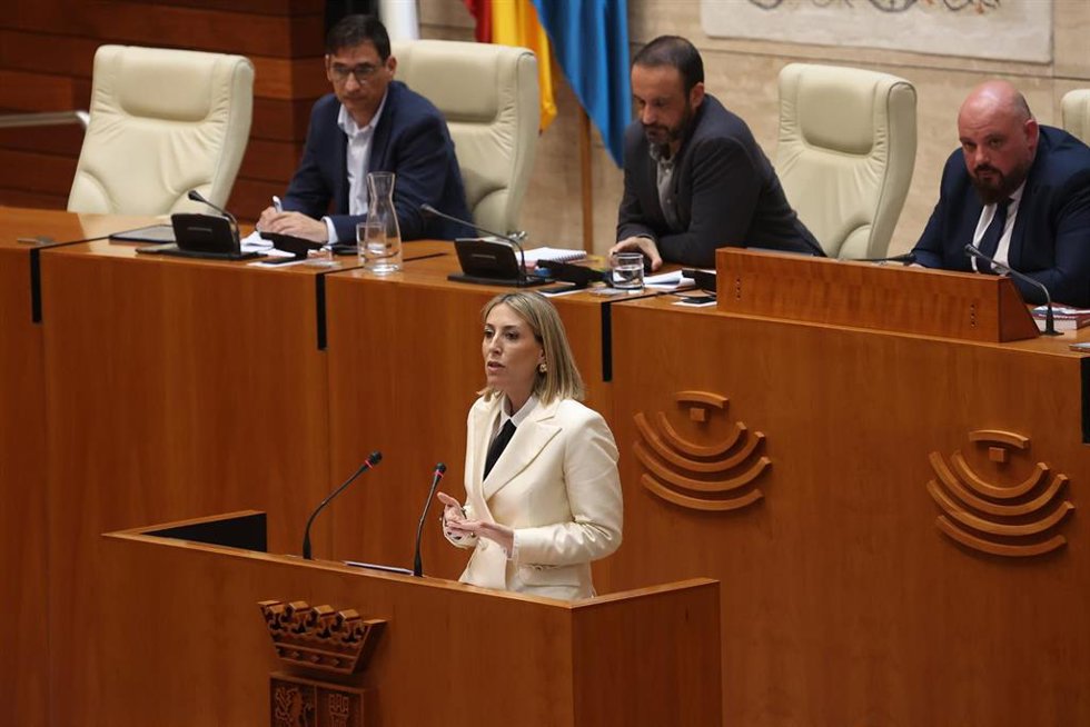 La candidata a la Presidencia de la Junta de Extremadura, María Guardiola , interviene durante el debate de su investidura como presidenta de la Junta de Extremadura, en la Asamblea de Extremadura, 