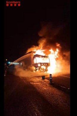 Camió incendiat a l'AP-7
