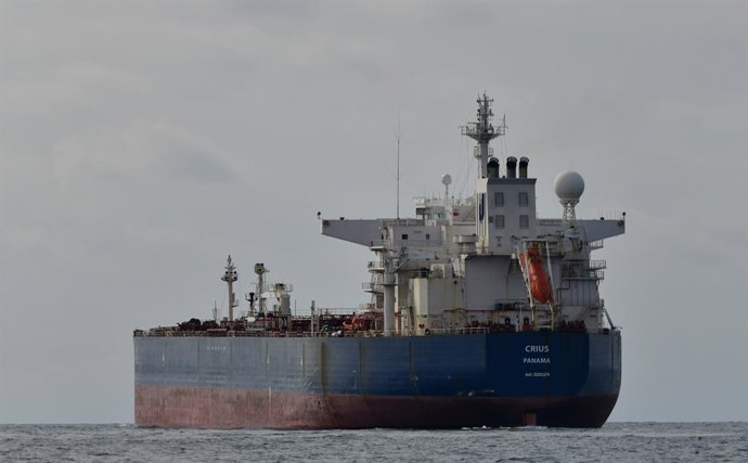 Archivo - El buque CRIUS, antes de recibir una carga de petróleo, a 5 de marzo de 2023, en Ceuta (España). Los buques CRIUS, ANSHUN II y Nobel, petroleros fletados por empresas rusas, han permanecido detenidos en alta mar frente a las costas marroquíes, p