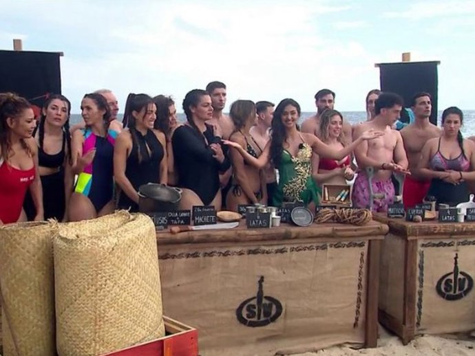 Los supervivientes, tras su llegada a los Cayos Cochinos