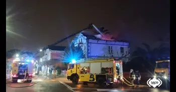 Quema una escuela de surf en Salinas (Castrillón)