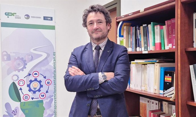 David Lantaron, catedrático de Derecho del Trabajo y de la Seguridad Social de la UC, en la Facultad de Derecho.