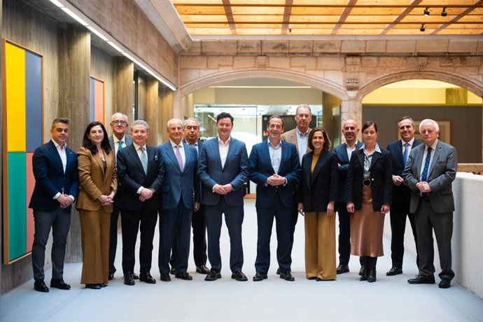 Gonzalo Gortázar preside el Consejo Asesor Territorial de CaixaBank en Castilla y León .