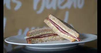 ¿Pastrami y mantequilla de pepinillos?: el secreto del sandwich más bueno del mundo está aquí