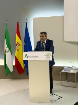 El director del IAAP, José Loaiza, en unas recientes jornadas sobre los servicios de apoyo municipales de las diputaciones.