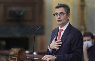 Archivo - El ministro de la Presidencia, Relaciones con las Cortes y Memoria Democrática, Félix Bolaños, interviene durante una sesión plenaria en el Congreso de los Diputados, a 13 de septiembre de 2021.