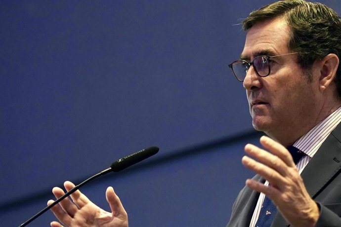 Archivo - El pesidente de la CEOE, Antonio Garamendi