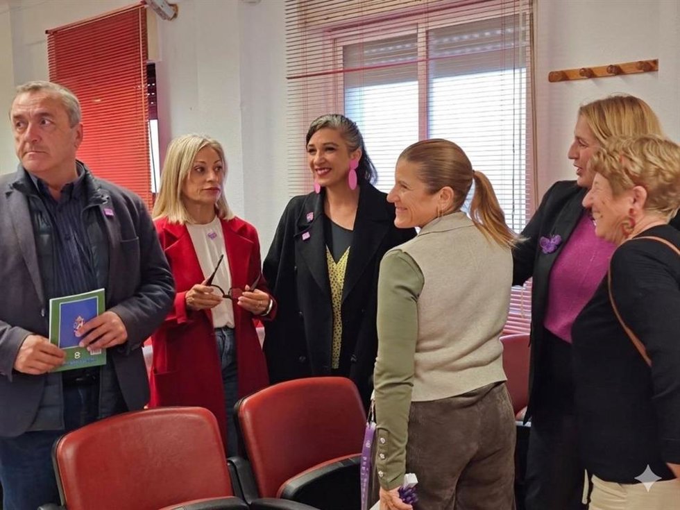 La coalición de izquierdas Por Andalucía lanza un 'aviso a navegantes': El feminismo va a parar al fascismo y la guerra aplaudida por los lacayos de Trump