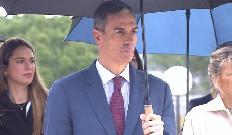 El presidente del Gobierno, Pedro Sánchez, en el acto homenaje a víctimas de la UNIA en el accidente de Adamuz en el marco de la XXXVI Cumbre Hispano-Portuguesa que se celebra en la provincia de Huelva.