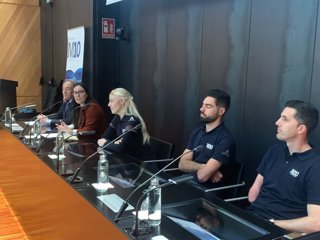 En el encuentro ha participado el delegado territorial de Sanidad de la Junta en Granada, Indalecio Sánchez-Montesinos, a la izquierda en la imagen