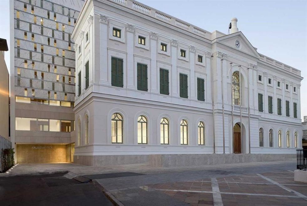 Archivo - Fachada del Ayuntamiento de El Puerto de Santa María (Cádiz)