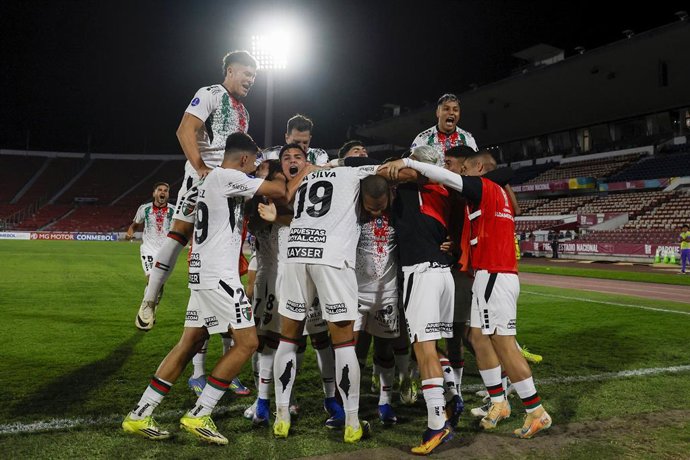 Futbol, Universidad de Chile vs Palestino. Primera fase, Copa Sudamericana 2026. Los jugadores de Palestino celebran tras marcar el primer gol contra Universidad de Chile durante el partido de primera fase de la Copa Sudamericana disputado en el estadio