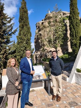 El delegado territorial de Turismo, Carlos García, visita Comares