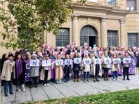 UGT y CCOO reivindican el feminismo como "dique de contención" ante "ideologías incendiarias" y piden más recursos