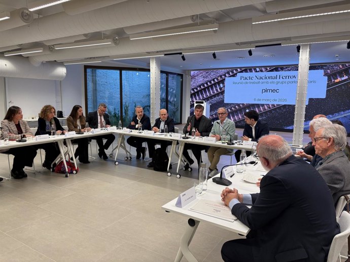 Reunión de Pimec con los grupos parlamentarios para abordar medidas de mejora del sistema ferroviario