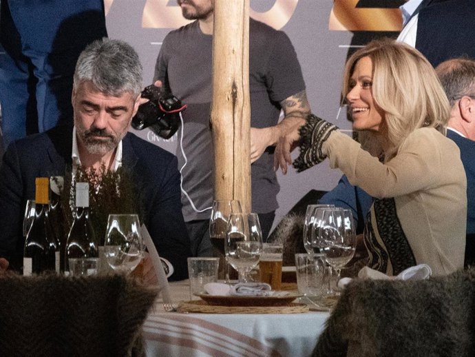 Susanna Griso, de lo más cómplice con su prometido Luis Enríquez, desvela cómo avanzan los preparativos de su boda