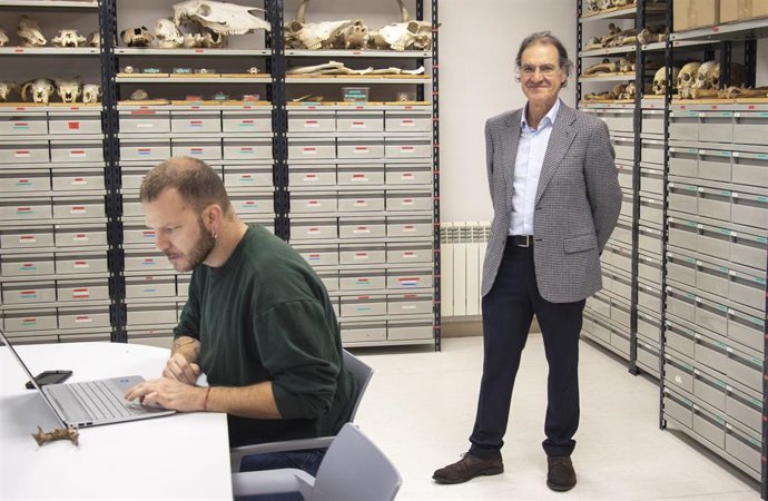 Pablo Arias, en la sede del Instituto Internacional de Investigaciones Prehistóricas de Cantabria