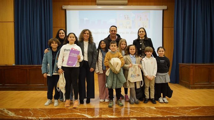 Alumnado de Ubrique premiado en el concurso 'Mi familia es igualitaria', que convoca el Servicio de Igualdad de la Diputación de Cádiz