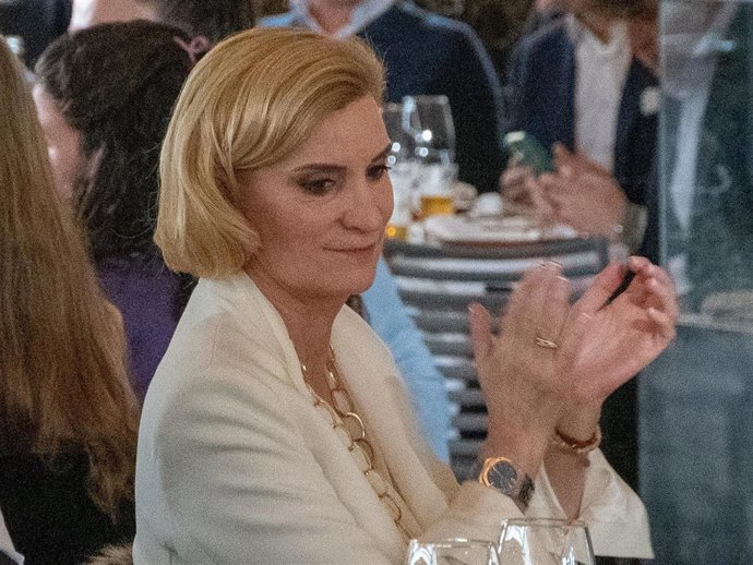 María Zurita, visiblemente nerviosa al preguntarle por el futuro incierto de su tío, el Rey Juan Carlos