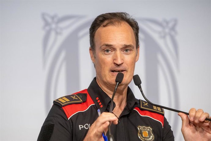 Archivo - El comisario jefe de los Mossos d'Esquadra, Eduard Sallent, comparece ante la prensa para explicar el dispositivo policial en torno al expresidente de la Generalitat, Carles Puigdemont, en la Conselleria de Interior, a 9 de agosto de 2024