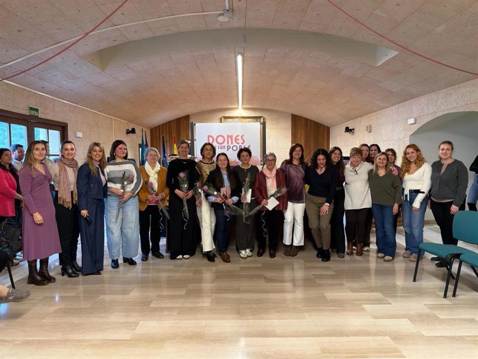 Andratx inaugura una exposición dedicada a la trayectoria y la aportación de mujeres al municipio.