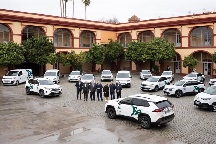 Algunos de los vehículos incorporados a la flota de Diputación.